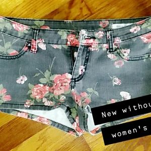 Women's Floral Shorts